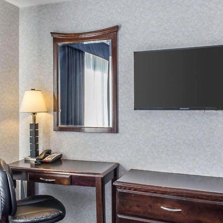 Paramount Inn Флорал Парк Екстериор снимка