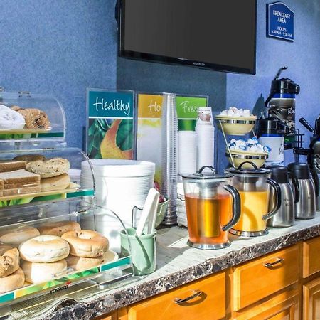 Paramount Inn Флорал Парк Екстериор снимка