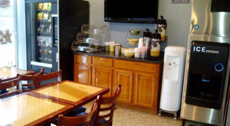 Paramount Inn Флорал Парк Екстериор снимка