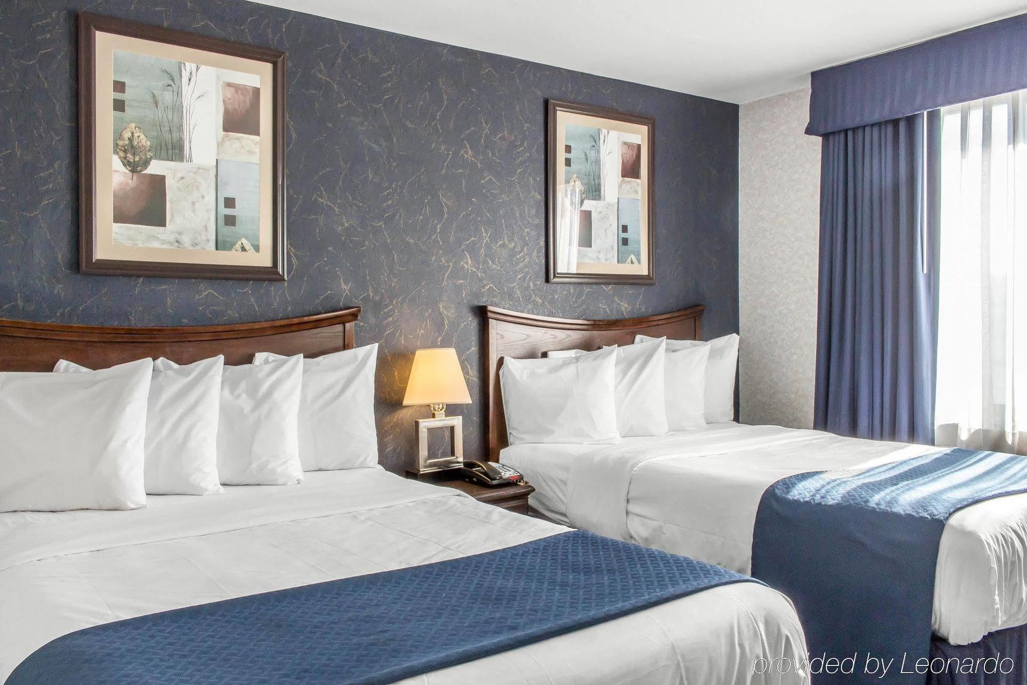 Paramount Inn Флорал Парк Екстериор снимка