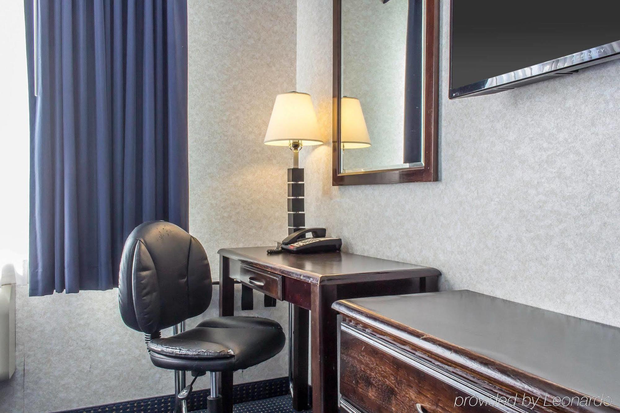 Paramount Inn Флорал Парк Екстериор снимка