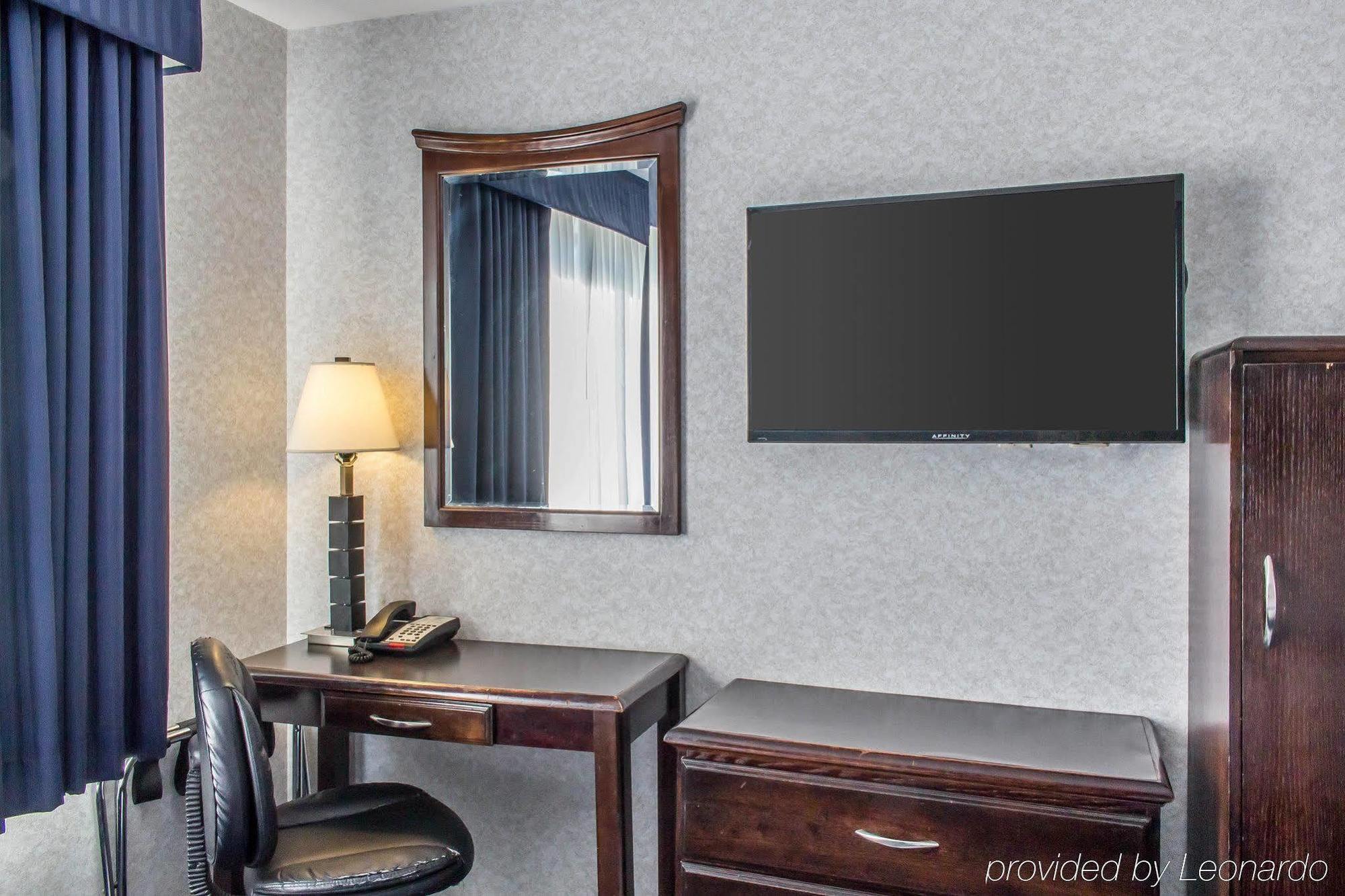 Paramount Inn Флорал Парк Екстериор снимка