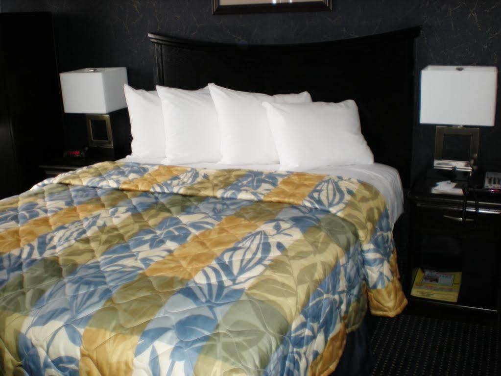 Paramount Inn Флорал Парк Екстериор снимка