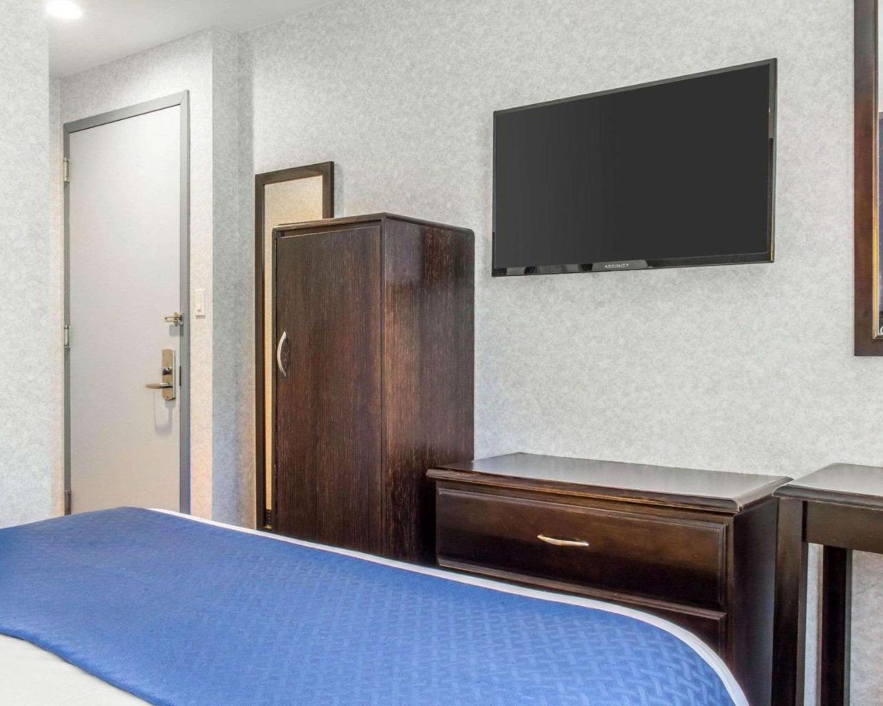 Paramount Inn Флорал Парк Екстериор снимка