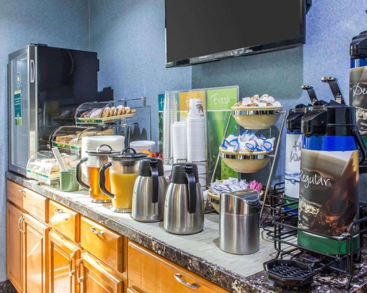 Paramount Inn Флорал Парк Екстериор снимка