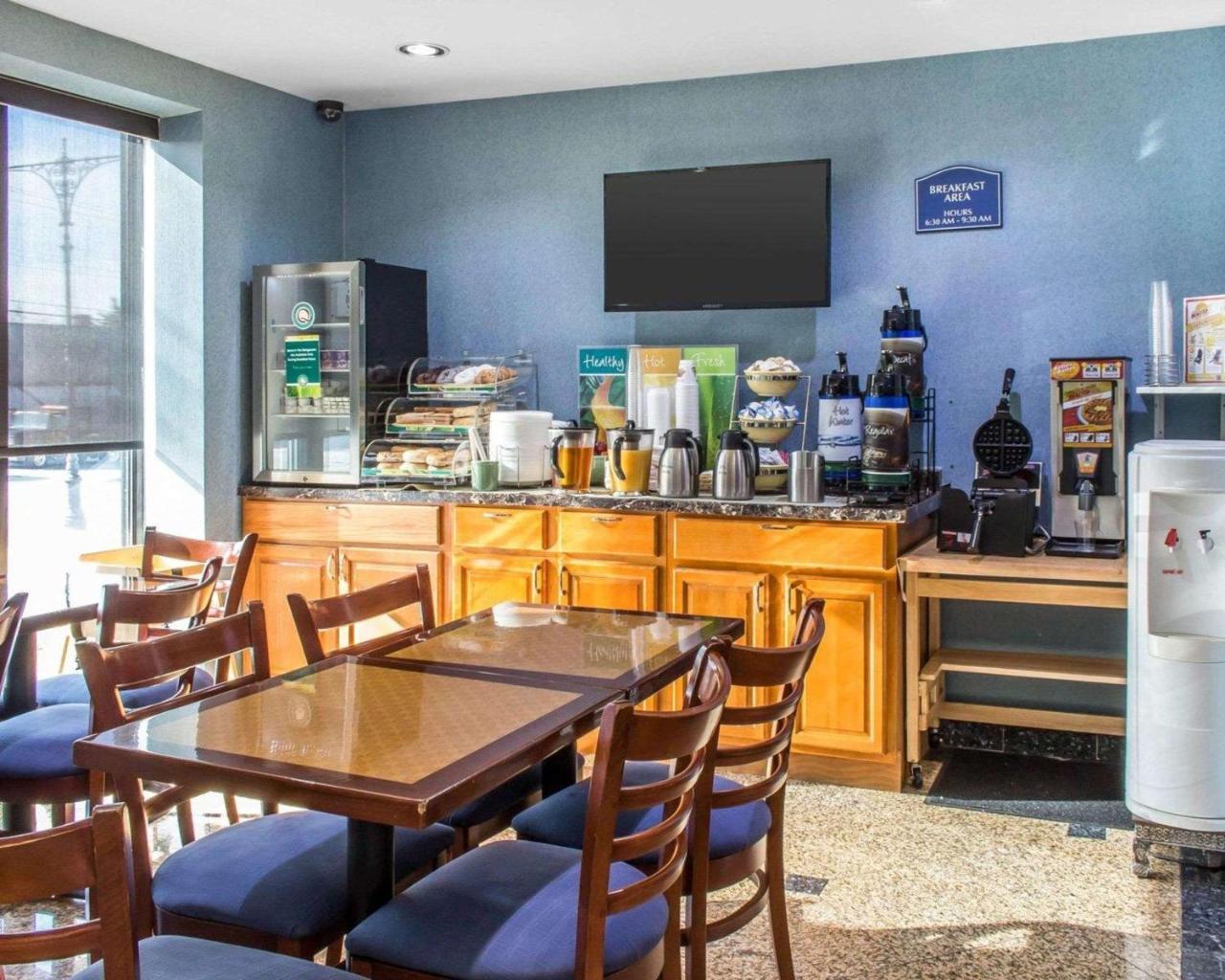 Paramount Inn Флорал Парк Екстериор снимка